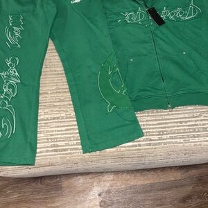 Green Embroidered Zip-Up Hoodie - Unknown Brand
